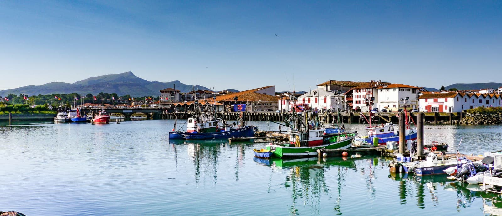 Port et bateaux de Saint-Jean-de-Luz au Pays Basque